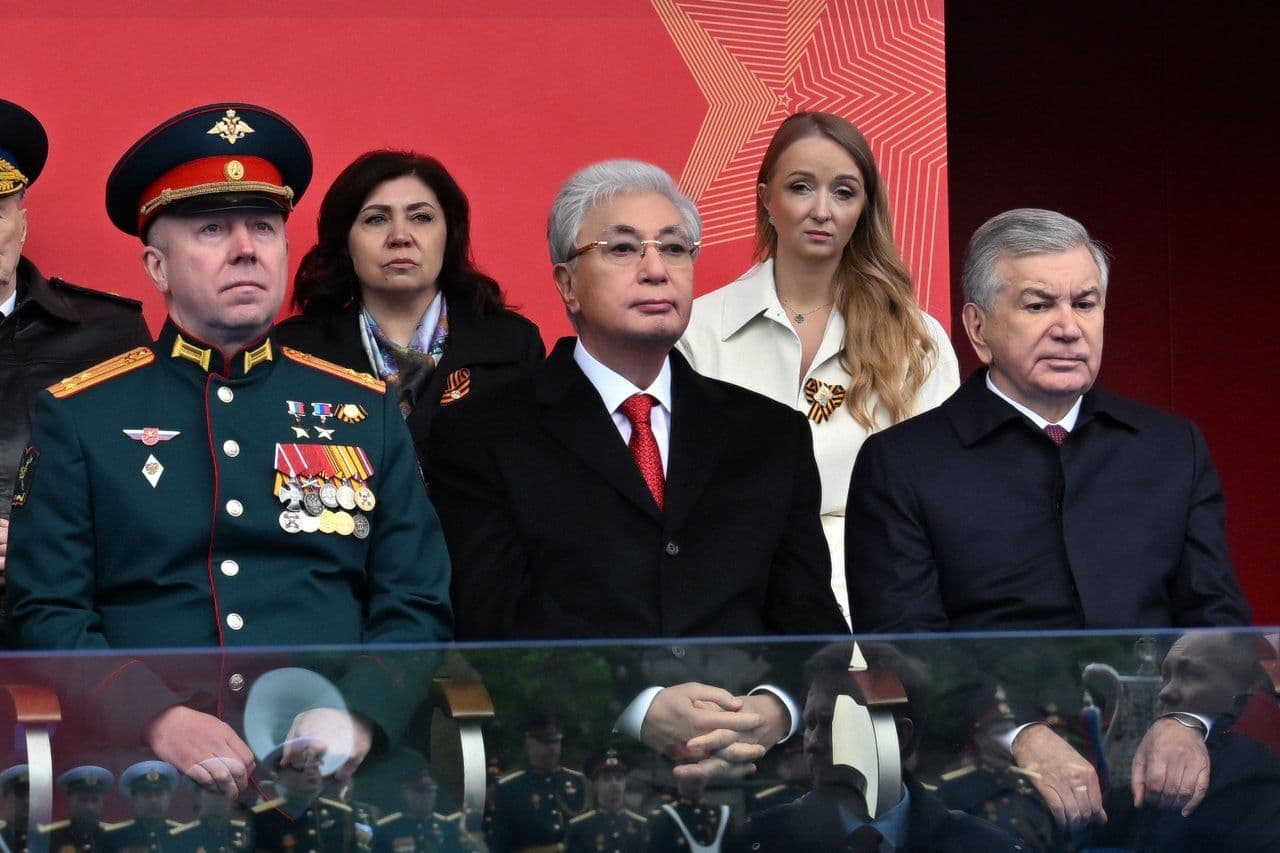 Встретился с Путиным, возложил цветы - Что еще сделал и сказал Токаев 9 мая в Москве?