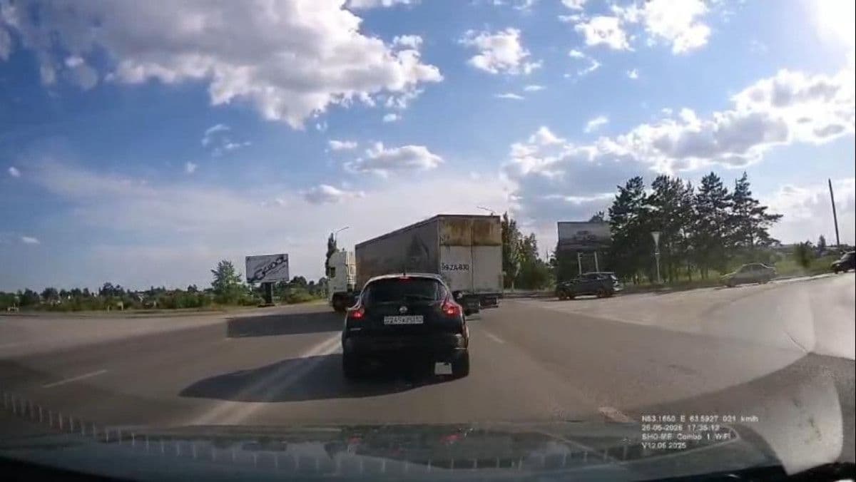 Фуру на встречке и “Ладу” в парке сняли на видео жители Костаная