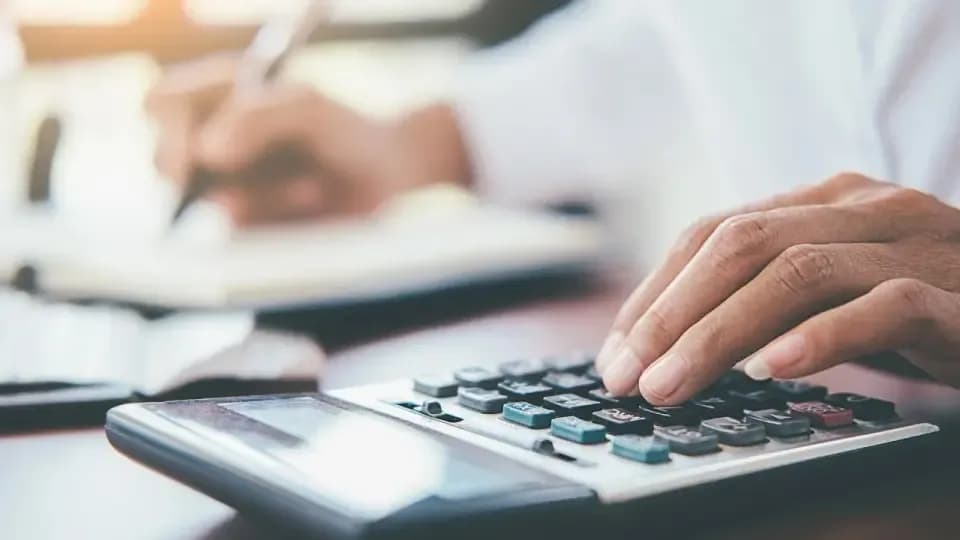 Письма о нарушениях от налоговой станут более подробными в Казахстане
