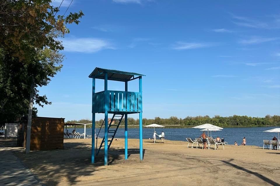 Вышки есть, спасателей нет – обеспечение безопасности на городском пляже раскритиковал аким Костаная