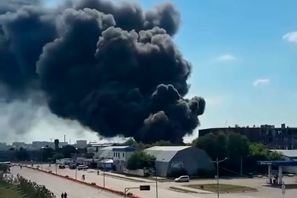 Крупный пожар на СТО произошел в Костанае