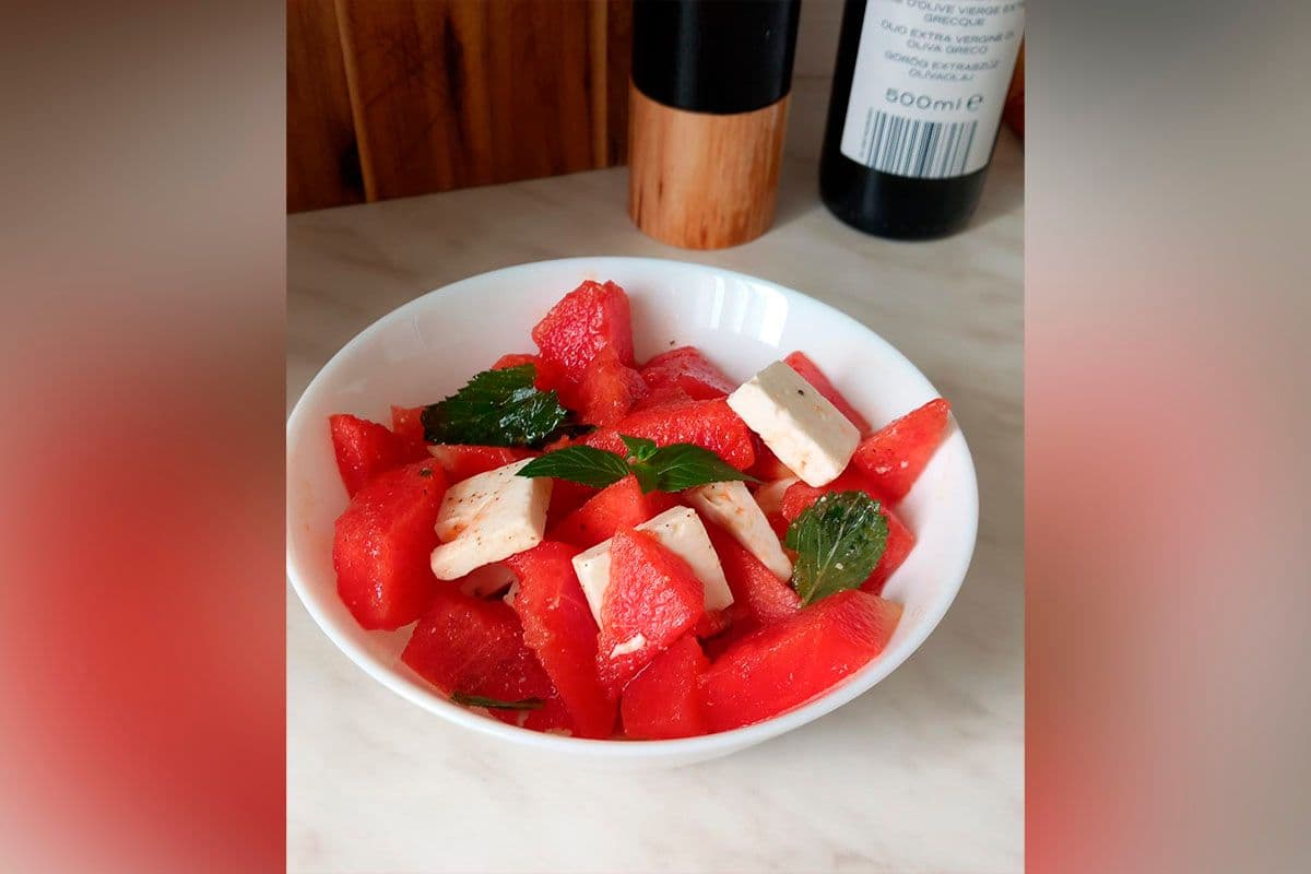 Салат арбузного сезона - Освежающий, вкусный и очень простой в приготовлении