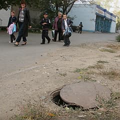 По дороге в школу № 115