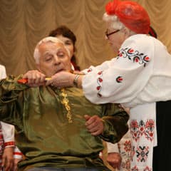 Традиции хранят весело