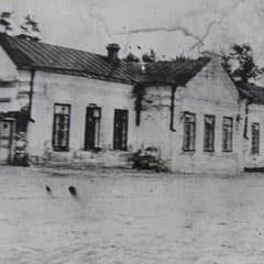 Что ни век - то век железный...