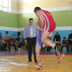 Студенты на ковре
