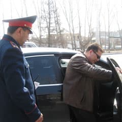 Тонировку снять, машины вымыть