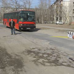 На Ворошилова - сплошные ямы
