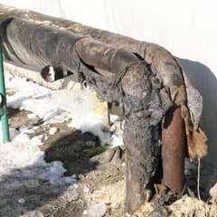 Потребители платят за бомжей