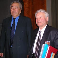 От перемены мест слагаемых