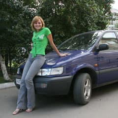 Леди на мини-вэне