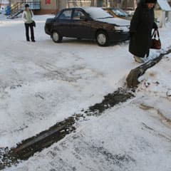 Греют землю пять лет