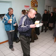 Каждому бомжу государство гарантирует...