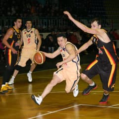 Перед чемпионом не устояли