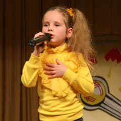Пойте - «Золотой микрофон» включен