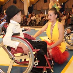 Сделали танцы на колясках олимпийскими