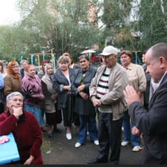 В обстановке общего недоверия