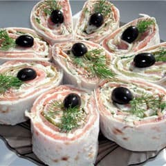 Рулет из лаваша с тунцом