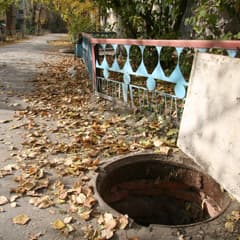 Вместо крышки - доска