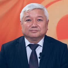 Кто-то пашет, а кто-то пляшет