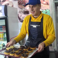 Деньги на пончики с кофе