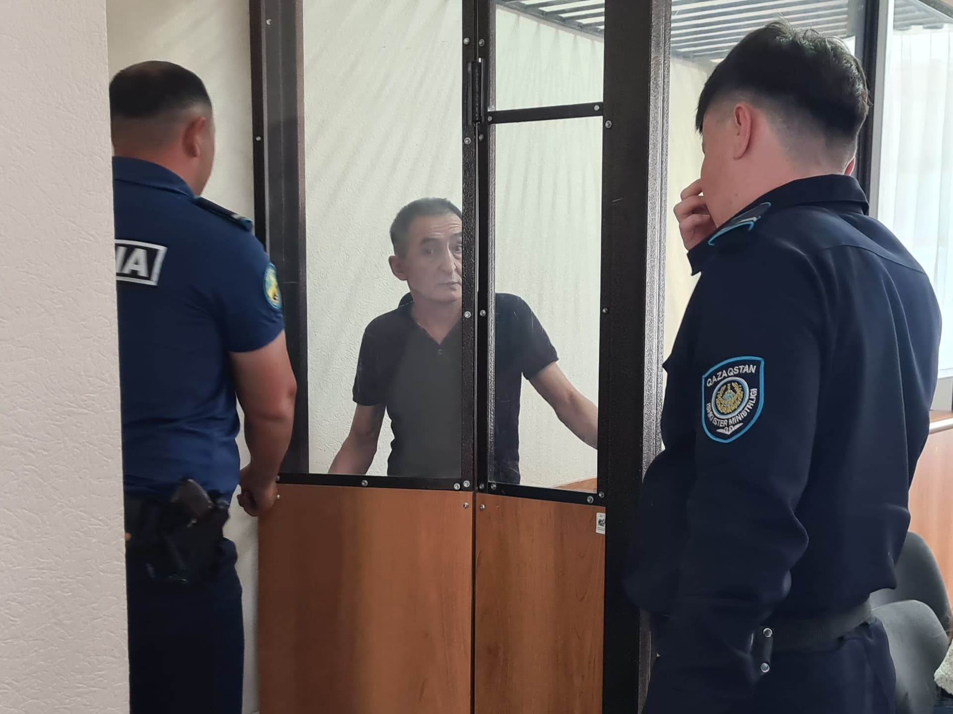 «Сиди дома, не то заберут» - Такое сообщение написали свидетелю в деле об убийстве и озвучили в суде Костаная