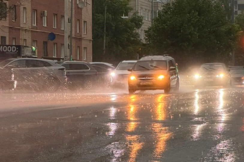 До последней капли - Месячная норма осадков выпала в Костанае 9 июня. Как пережил город первый летний ливень?