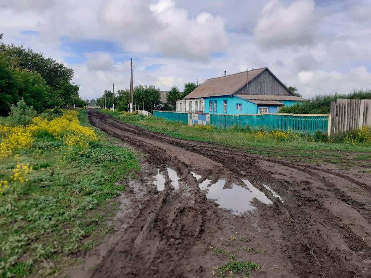 Собрали деньги всей улицей - На ремонт дороги скидываются жители села в Костанайской области. Их аким считает, что не все так плохо