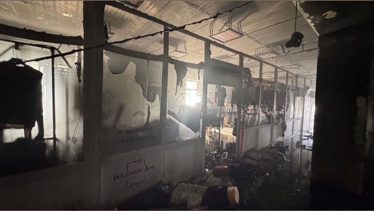 Пожар произошел в ТД «Казына» в Костанае
