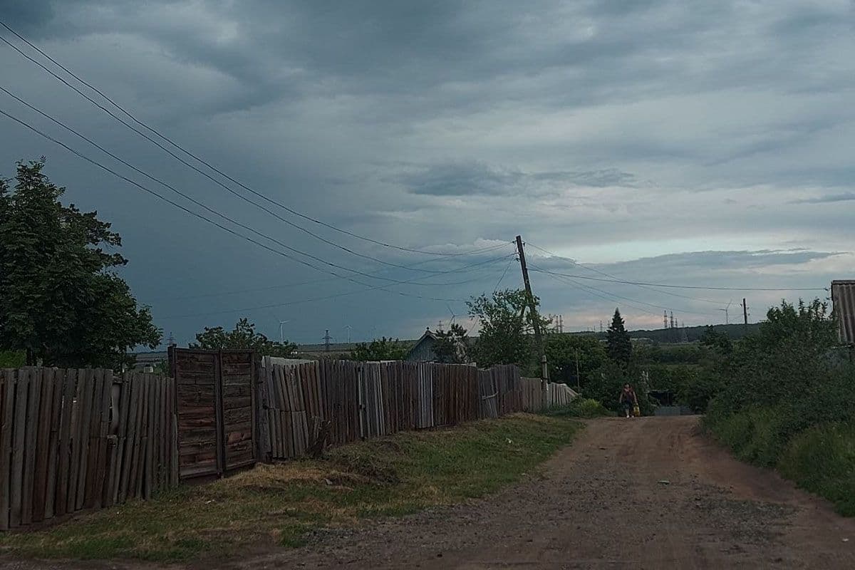 Штормовое предупреждение объявили по всему Казахстану на 13 июля