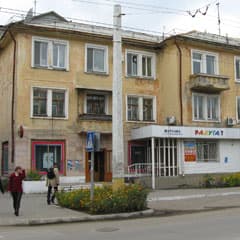 И некогда нам оглянуться назад
