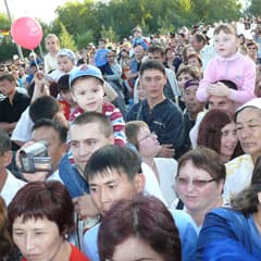 Не падайте в толпе