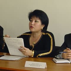 Бизнес просит денег
