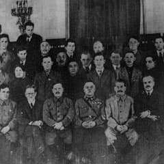 Исключить за связь с мужем - врагом народа...
