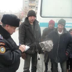 Бомжа под крышу