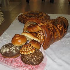 Соло на столе