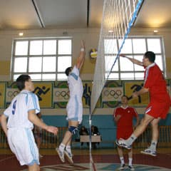 Летающий мяч в руках госслужащих