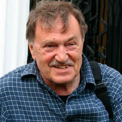 Русский писатель, работающий во Франции