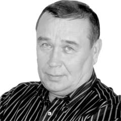 Кто девушку танцует?