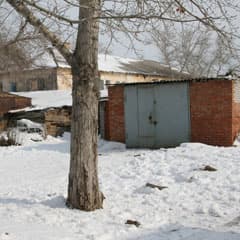 Гараж на детской площадке