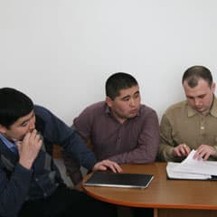 Судью оправдали, посредника наказали