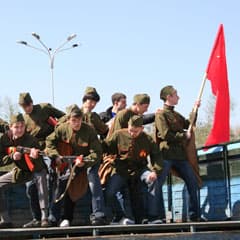 Этот праздник со слезами на глазах!