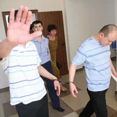 Как Акула полицейских наказала