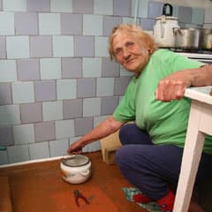 К воде - только на коленях