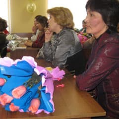 На девичник собираясь...