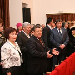«Но мимо проходил аким...»