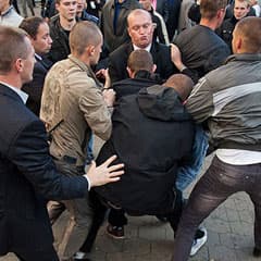 Не ходите, люди, в кучу