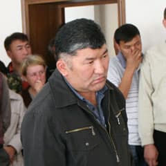 Они сидят, открывают фирмы и лечатся