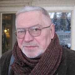 Тонкие ручейки среди болота