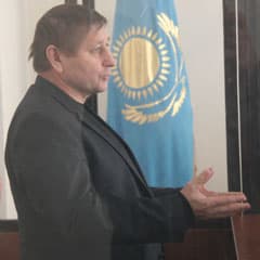 1 год, 2 месяца и 22 дня